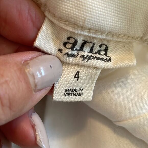 a.n.a cream colored high waisted pleat front shorts - Picture 6 of 8